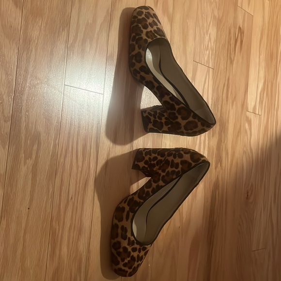 Ann Taylor Leopard Print Heels 6 1/2 - Picture 2 of 4